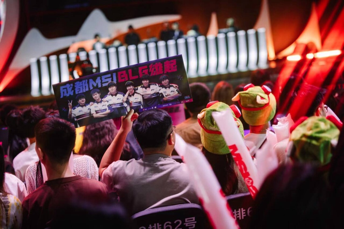 IEM 科隆 2024：毫无压力！小蜜蜂2-0击败黑豹